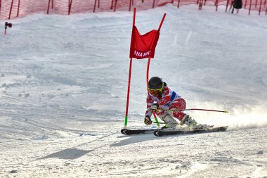Poiana Brasov, Romanya -23 Ocak 2018: bilinmeyen kayakçı yarışmaktadır Poiana Brasov çocuk kupa içinde 23-24 Februarie 2018