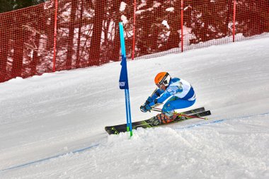 Poiana Brasov, Romanya -23 Ocak 2018: bilinmeyen kayakçı yarışmaktadır Poiana Brasov çocuk kupa içinde 23-24 Februarie 2018