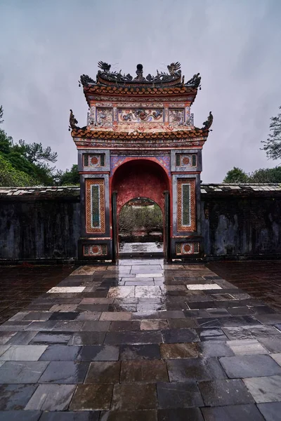 Αυτοκρατορικός Τάφος Του Αυτοκράτορα Duc Απόχρωση Vietnam Μνημείο Παγκόσμιας Πολιτιστικής — Φωτογραφία Αρχείου