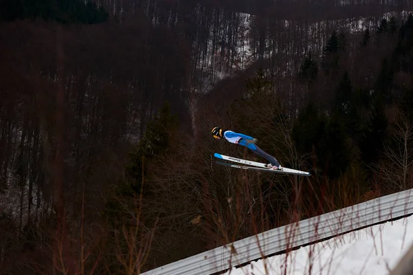 Rasnov Romênia Março 2018 Jumper Esqui Desconhecido Compõe Para Ganhar — Fotografia de Stock