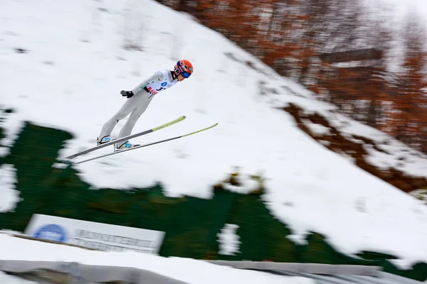 Rasnov Rumunsko Března 2018 Neznámý Skokan Lyžích Compets Vyhrát Ladies — Stock fotografie