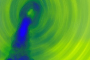 Mavi ve yeşil bokeh soyut odaklanmamış arka plan, renk bokeh arka plan ve doku, bulanık, şerit çizgileri uzun pozlama ile renk ve ışık hareketli