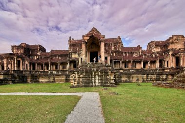 Siem Reap, Kamboçya - 13 Aralık 2014:View gündoğumu vasıl Angkor Wat, Arkeoloji Parkı Siem Reap, Kamboçya UNESCO Dünya Miras Listesi '