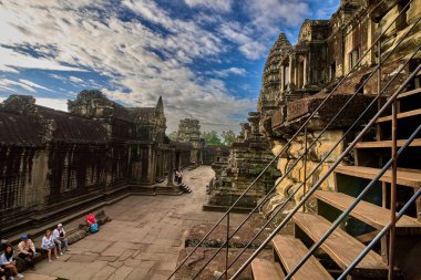 Siem Reap, Kamboçya - 13 Aralık 2014:View gündoğumu vasıl Angkor Wat, Arkeoloji Parkı Siem Reap, Kamboçya UNESCO Dünya Miras Listesi '