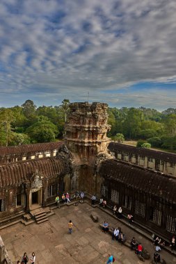 Siem Reap, Kamboçya - 13 Aralık 2014:View gündoğumu vasıl Angkor Wat, Arkeoloji Parkı Siem Reap, Kamboçya UNESCO Dünya Miras Listesi '
