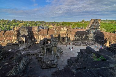 Siem Reap, Kamboçya - 13 Aralık 2014:View gündoğumu vasıl Angkor Wat, Arkeoloji Parkı Siem Reap, Kamboçya UNESCO Dünya Miras Listesi '