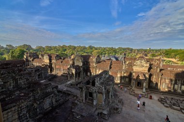 Siem Reap, Kamboçya - 13 Aralık 2014:View gündoğumu vasıl Angkor Wat, Arkeoloji Parkı Siem Reap, Kamboçya UNESCO Dünya Miras Listesi '