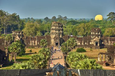 Siem Reap, Kamboçya - 13 Aralık 2014:View gündoğumu vasıl Angkor Wat, Arkeoloji Parkı Siem Reap, Kamboçya UNESCO Dünya Miras Listesi '