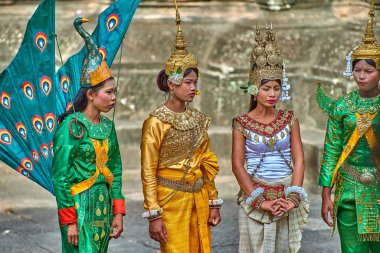 Siem Reap, Kamboçya - 13 Aralık 2014: Angkor Wat, Apsara dans dansçılar Kamboçyalılar Apsara Kamboçya, Arkeoloji Parkı Siem Reap, Kamboçya Unesco Dünya Mirası'eski klasik dans şeklidir
