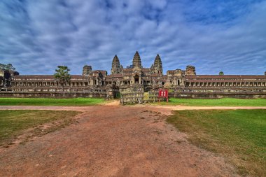 Siem Reap, Kamboçya - 13 Aralık 2014:View gündoğumu vasıl Angkor Wat, Arkeoloji Parkı Siem Reap, Kamboçya UNESCO Dünya Miras Listesi '