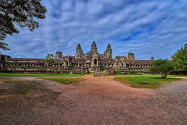 Siem Reap, Kamboçya - 13 Aralık 2014:View gündoğumu vasıl Angkor Wat, Arkeoloji Parkı Siem Reap, Kamboçya UNESCO Dünya Miras Listesi '