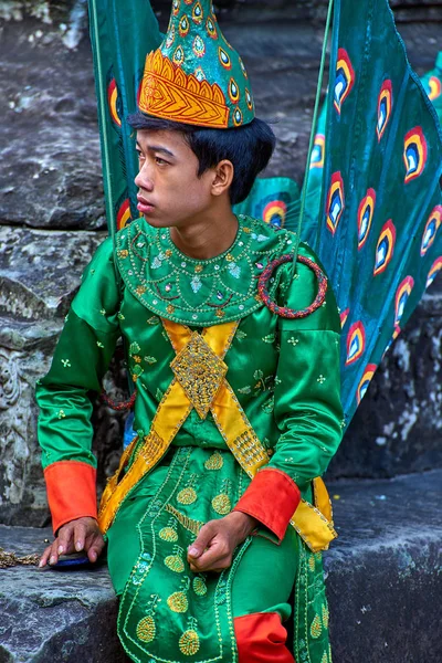 Siem Reap, Kamboçya - 13 Aralık 2014: Angkor Wat, Apsara dans dansçılar Kamboçyalılar Apsara Kamboçya, Arkeoloji Parkı Siem Reap, Kamboçya Unesco Dünya Mirası'eski klasik dans şeklidir