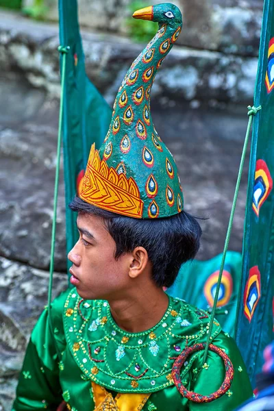 Siem Reap, Kamboçya - 13 Aralık 2014: Angkor Wat, Apsara dans dansçılar Kamboçyalılar Apsara Kamboçya, Arkeoloji Parkı Siem Reap, Kamboçya Unesco Dünya Mirası'eski klasik dans şeklidir