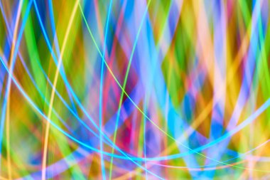 Mavi bokeh arka ışık plan ve doku, bulanık renkli bokeh soyut odaklanmamış arka planda, renkli ışık, uzun pozlama hareket ışıklar