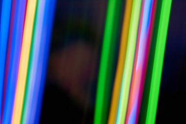 Renkli bokeh soyut odaklanmamış arka plan, renk bokeh arka plan ve doku, bulanık, şerit çizgileri uzun pozlama ile renk ve ışık hareketli