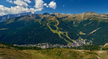 Dağları Madonna di Campiglio Madonna di Campiglio yaz, İtalya, Kuzey ve orta Brenta dağ grupları, Western Dolomites, Trentino-Alto Adige, İtalya