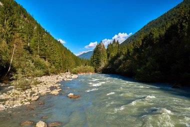 Val di Genova Pinzolo yaz aylarında, Adamello Brenta Tabiat Parkı, Kuzey Italya'nin yakınındaki Nardis şelaleler
