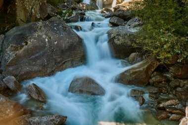 Val di Genova Pinzolo yaz aylarında, Adamello Brenta Tabiat Parkı, Kuzey Italya'nin yakınındaki Nardis şelaleler