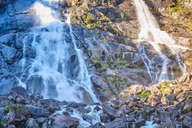 Val di Genova Pinzolo yaz aylarında, Adamello Brenta Tabiat Parkı, Kuzey Italya'nin yakınındaki Nardis şelaleler