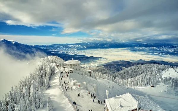 Letecký Pohled Přes Velkolepé Lyžařské Sjezdovky Pohoří Karpaty Panoramatické Zobrazení — Stock fotografie