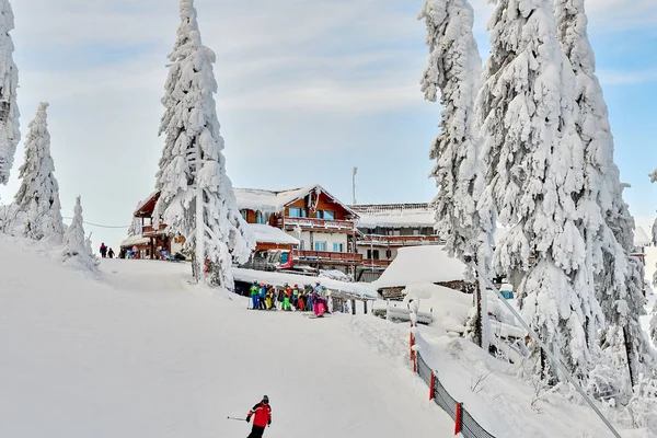 Poiana Brasov Romania January 2019 Wooden Chalets Spectacular Ski Slopes — Stock Photo, Image