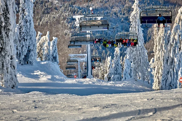 Poiana Brasov Romania January 2019 Skiers Snowboarders Chair Lift Ski — Stock Photo, Image