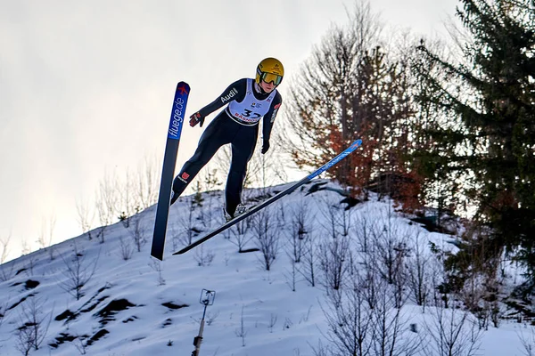 ルシュノフ ルーマニア 2019 不明なスキー ジャンパーは 月ルシュノフ ルーマニアで 2019 Fis スキー — ストック写真