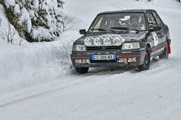 Covasna Rumunia Stycznia 2019 Old Samochodów Uczestniczących Zabytkowym Zimowy Rajd — Zdjęcie stockowe