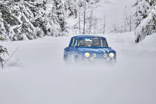 Covasna Roménia Janeiro 2019 Velho Carro Participando Winter Rally Histórico — Fotografia de Stock