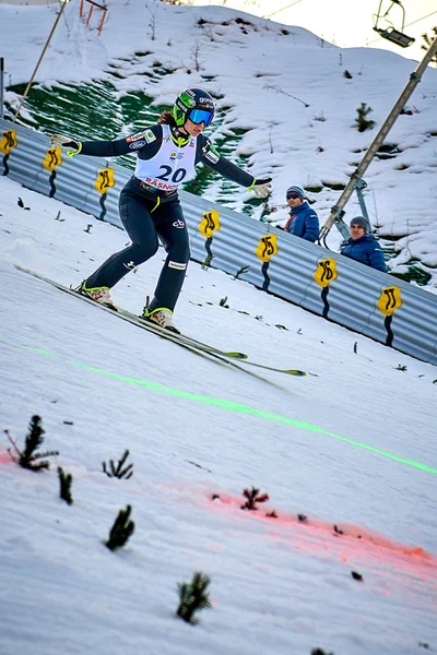 ルシュノフ ルーマニア 2019 不明なスキー ジャンパーは 月ルシュノフ ルーマニアで 2019 Fis スキー — ストック写真