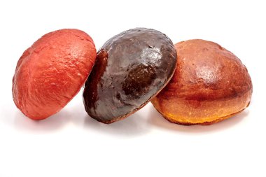 Beyaz arka plan üzerinde izole renkli hamburger topuz