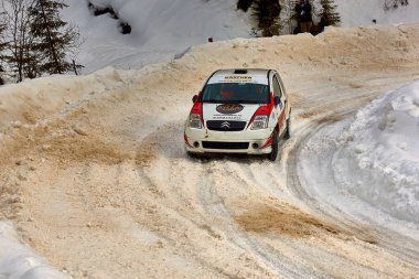 Comandau, Romanya-1-3 Ocak 2019:Car yarış kış rallide Comandau, Romanya, bilinmeyen pilotlar kış ralli Covasna XII-a baskı 2019 rekabet