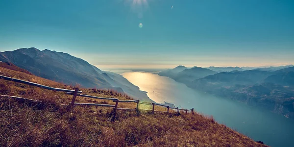 Вид Озеро Гарда Монте Baldo Italy Panorama Чудовий Озера Гарда — стокове фото