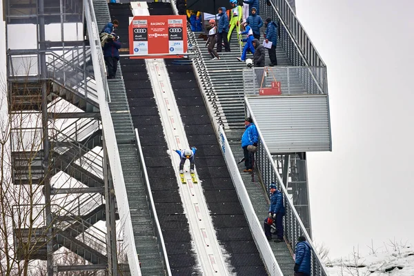 Rasnov Roumanie Mars 2018 Des Sauteurs Ski Inconnus Remportent Coupe — Photo