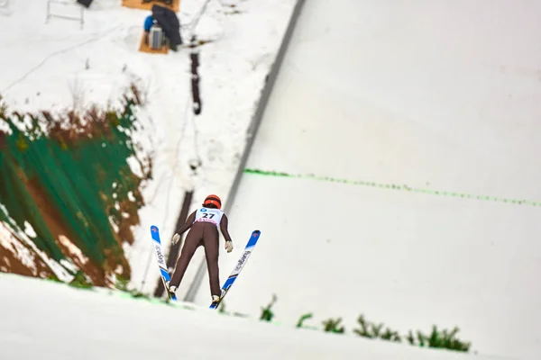 Rasnov Romênia Março 2018 Jumper Esqui Desconhecido Compõe Para Ganhar — Fotografia de Stock