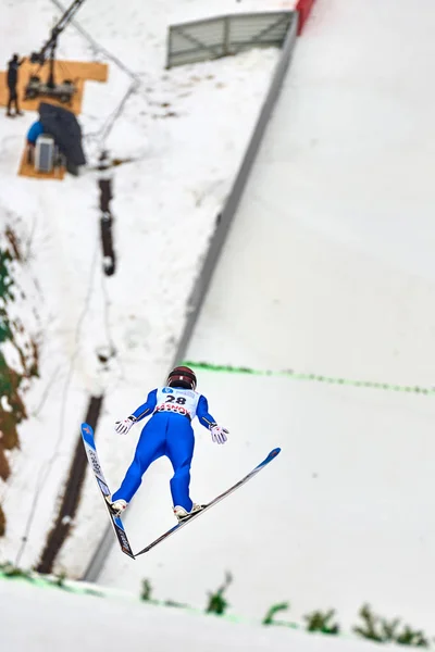 Rasnov Romênia Março 2018 Jumper Esqui Desconhecido Compõe Para Ganhar — Fotografia de Stock