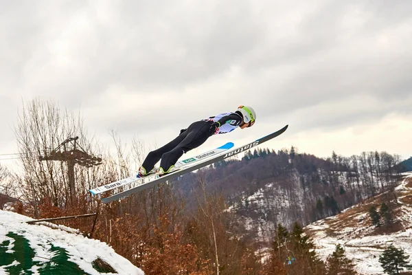 Rasnov Romênia Março 2018 Jumper Esqui Desconhecido Compõe Para Ganhar — Fotografia de Stock