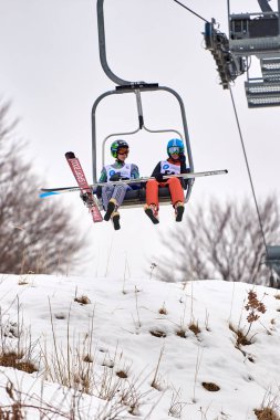 Merkezine, Romanya - 3 Mart 2018: bayanlar FIS Dünya Kupası kayak atlama olay merkezine, Romanya'da kazanmak için bilinmeyen kayak atlama compets