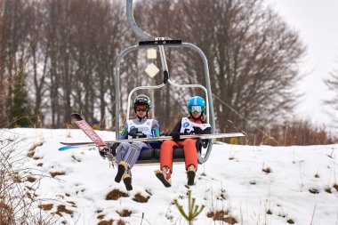 Merkezine, Romanya - 3 Mart 2018: bayanlar FIS Dünya Kupası kayak atlama olay merkezine, Romanya'da kazanmak için bilinmeyen kayak atlama compets