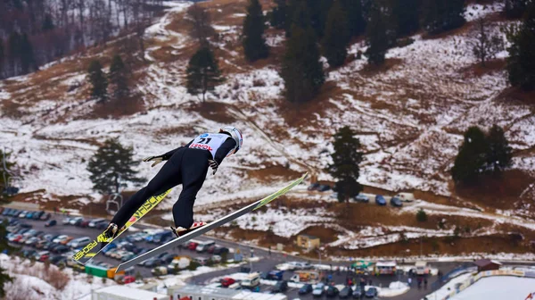 罗马尼亚拉斯诺夫 2018年3月3日 未知的滑雪跳投比赛在罗马尼亚拉斯诺夫赢得女子飞人世界杯滑雪比赛 — 图库照片