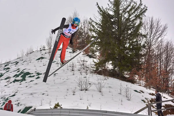Rasnov Romênia Março 2018 Jumper Esqui Desconhecido Compõe Para Ganhar — Fotografia de Stock