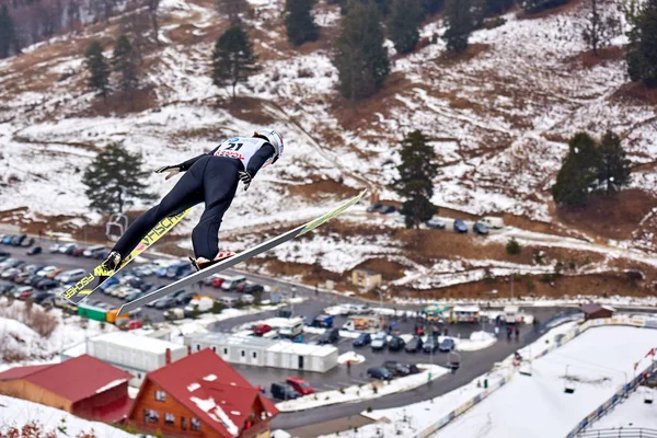 罗马尼亚拉斯诺夫 2018年3月3日 未知的滑雪跳投比赛在罗马尼亚拉斯诺夫赢得女子飞人世界杯滑雪比赛 — 图库照片