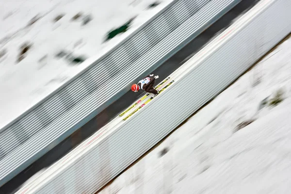 Rasnov Romênia Março 2018 Jumper Esqui Desconhecido Compõe Para Ganhar — Fotografia de Stock