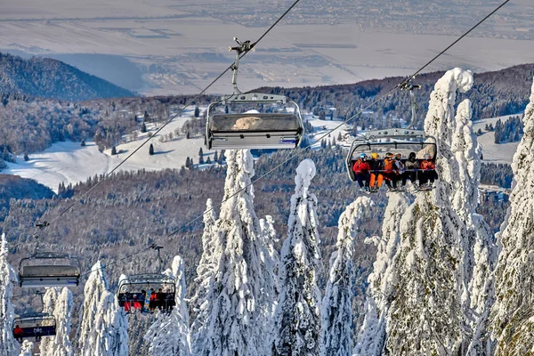 Poiana Brasov Romania January 2019 Skiers Ski Lift Skiers Slope — Stock Photo, Image