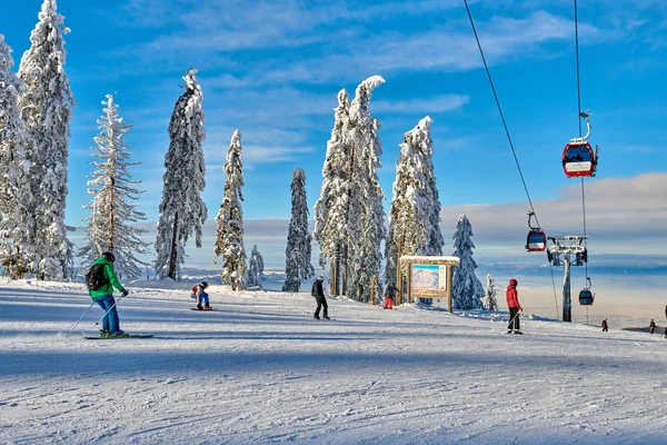 Poiana Brasov Romania Gennaio 2019 Funivia Rossa Una Stazione Sciistica — Foto Stock