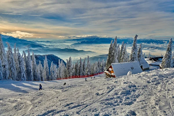 Wooden Chalets Spectacular Ski Slopes Carpathians Poiana Brasov Ski Resort — Stock Photo, Image