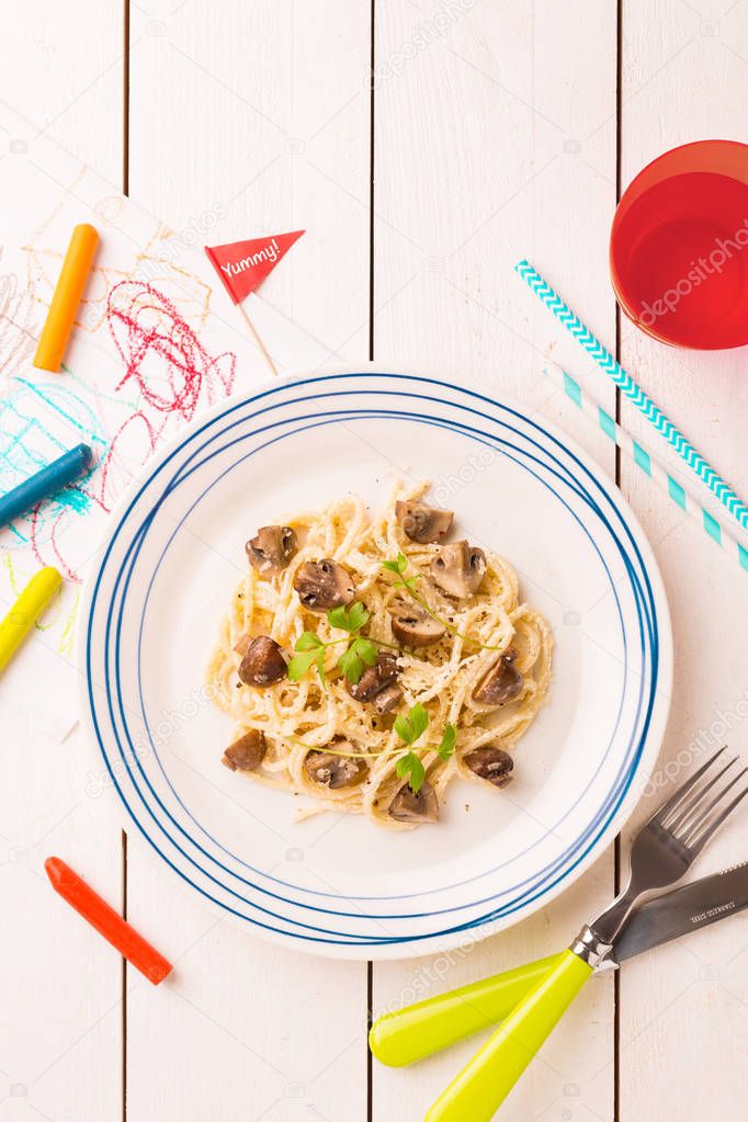 Kid's meal (dinner) - spaghetti with mushrooms