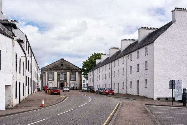 Inveraray, İskoçya, İngiltere - 06 Mayıs 2019: Inveraray ana cadde
