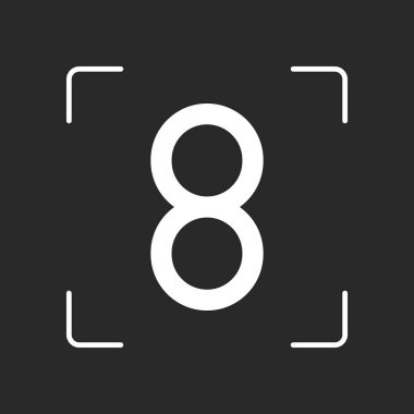 Sayı 8, sayısal, basit mektup. Beyaz nesne kamera otomatik odaklama koyu arka plan üzerinde