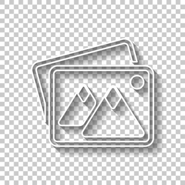 Birkaç dağlar ve güneş ile fotoğraf yığını. Basit simgesi. Gölge şeffaf arka plan üzerinde beyaz anahat işaretiyle